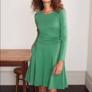 Boden  Size 10R Green long-sleeved dress